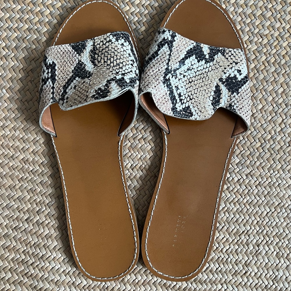 Barney’s New York Snakeskin Pattern Slide Sandals 10